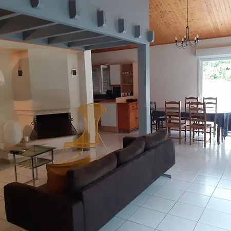 Maison Boisée, 800m De La Plage, 100m², 3 Chambres, Terrasse, Parking - Fr-1-777-18 *